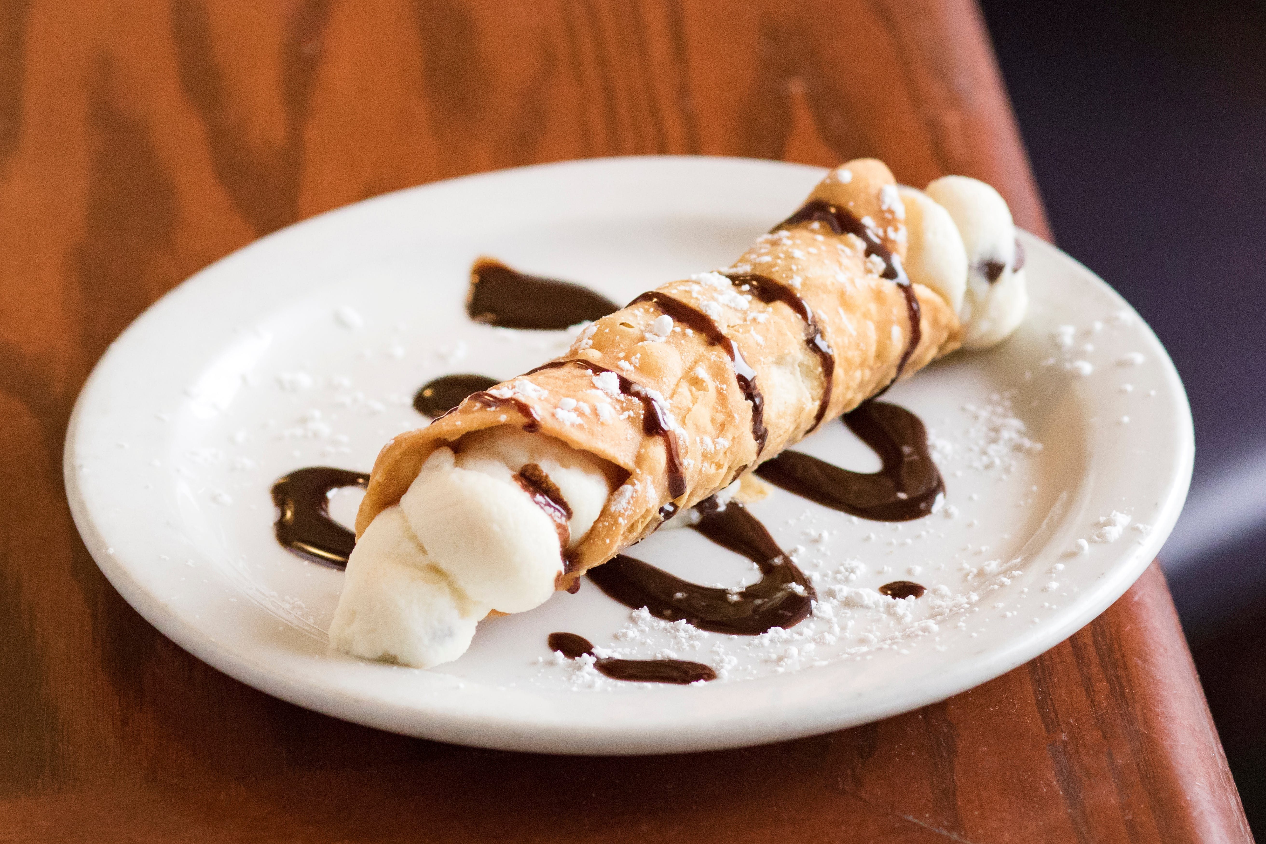 Cannoli.