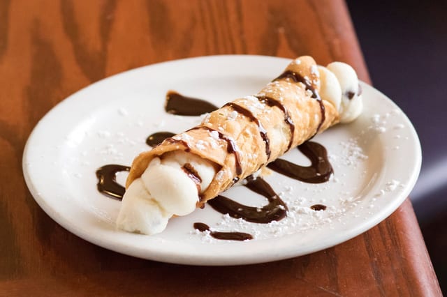 Cannoli.