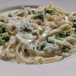 Pasta Broccoli Alfredo