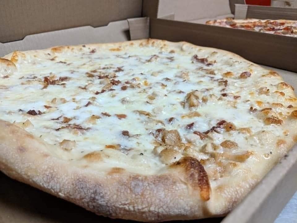 Chicken, Bacon & Ranch Pizza.